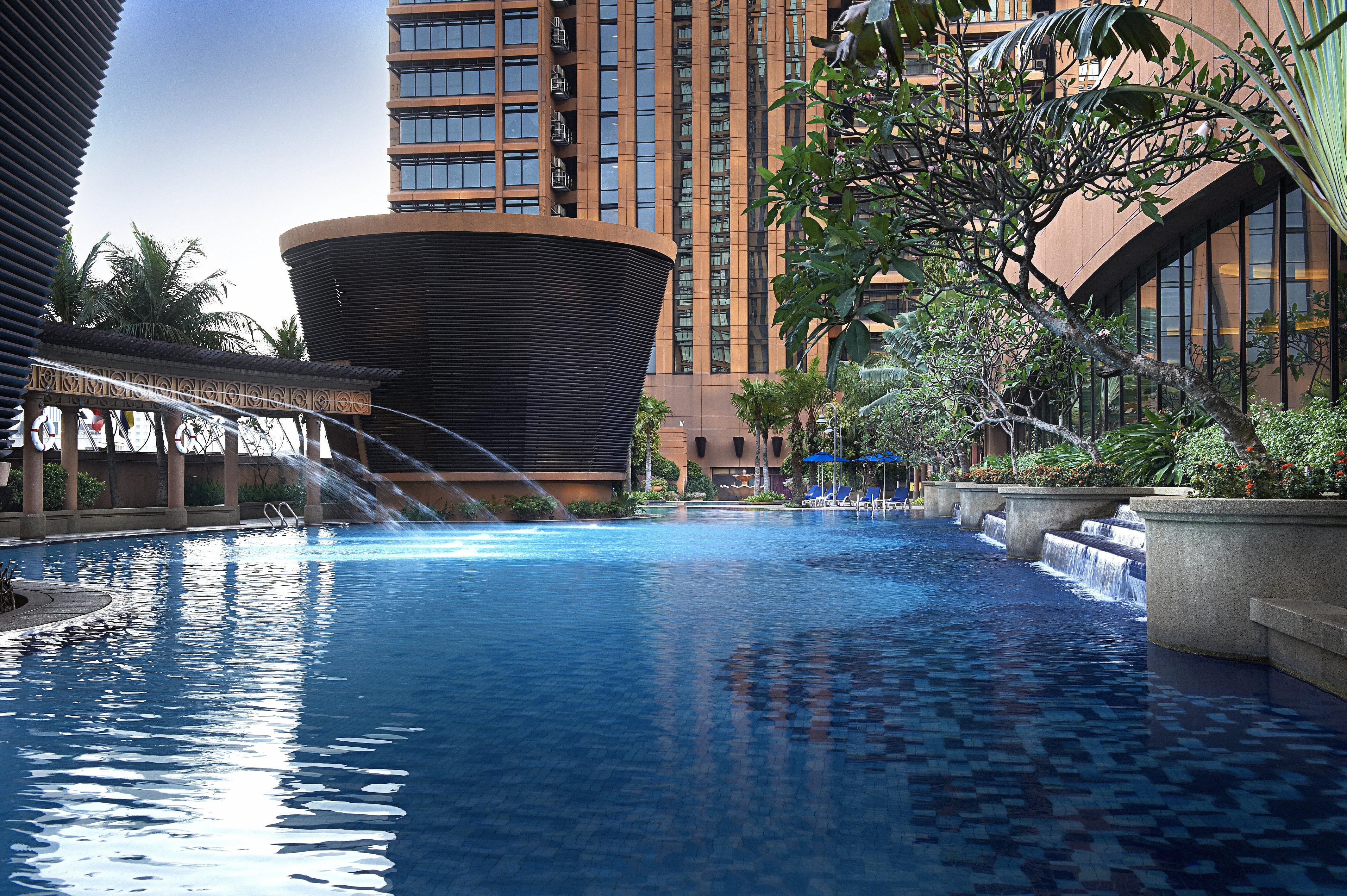 Berjaya Times Square Hotel, Куала-Лумпур Экстерьер фото The pool at the Shangri-La Kuala Lumpur