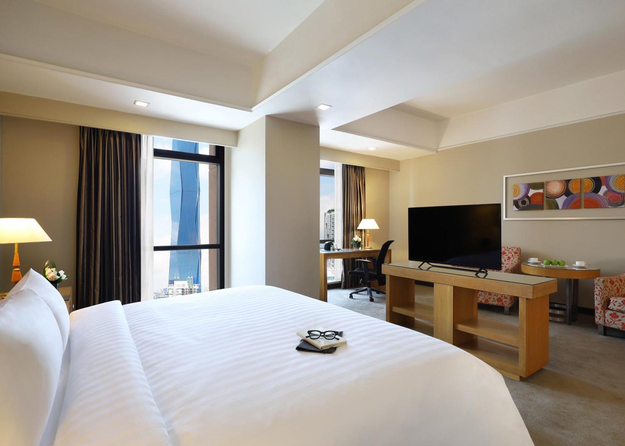 Berjaya Times Square Hotel, Куала-Лумпур Экстерьер фото