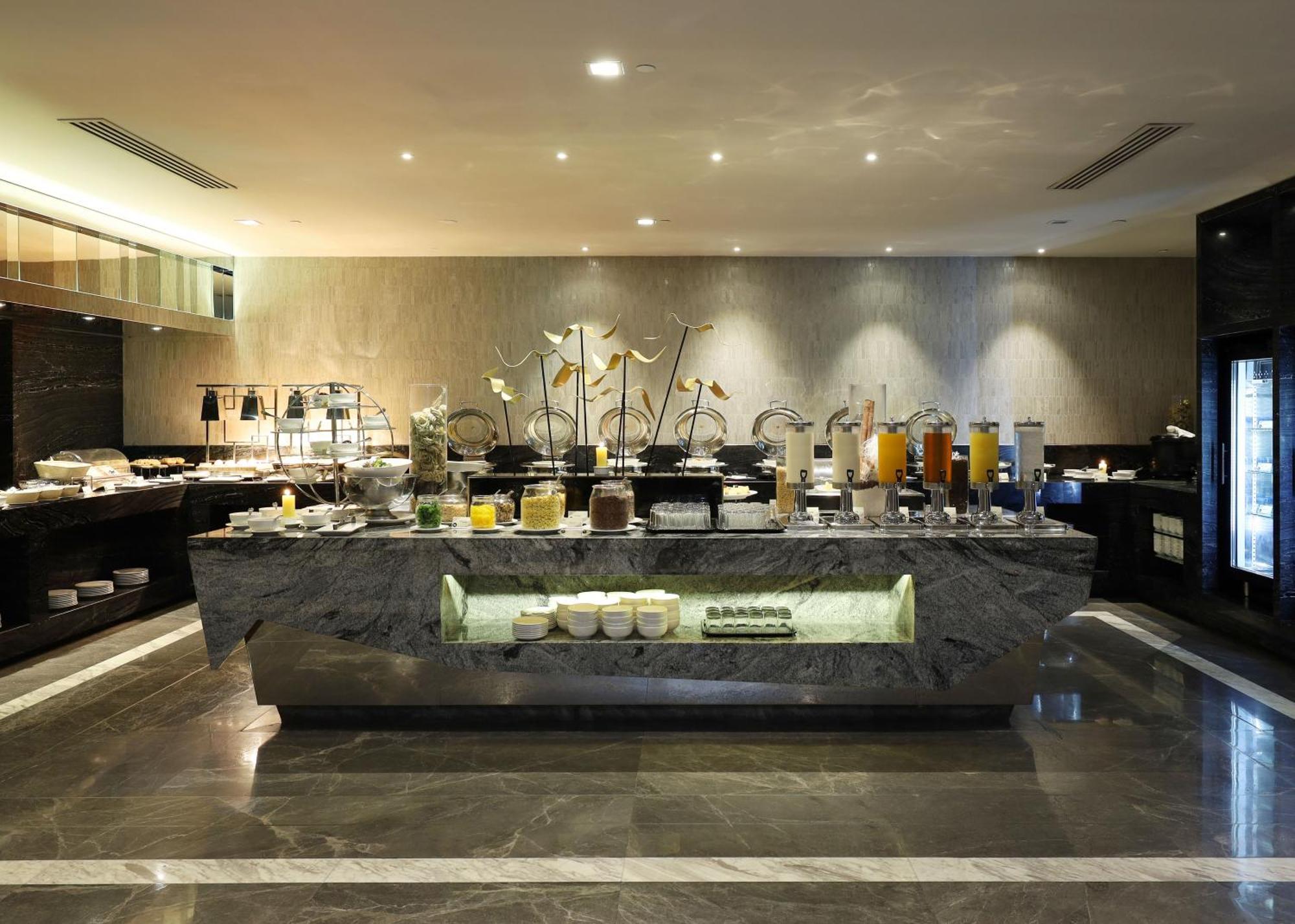 Berjaya Times Square Hotel, Куала-Лумпур Экстерьер фото