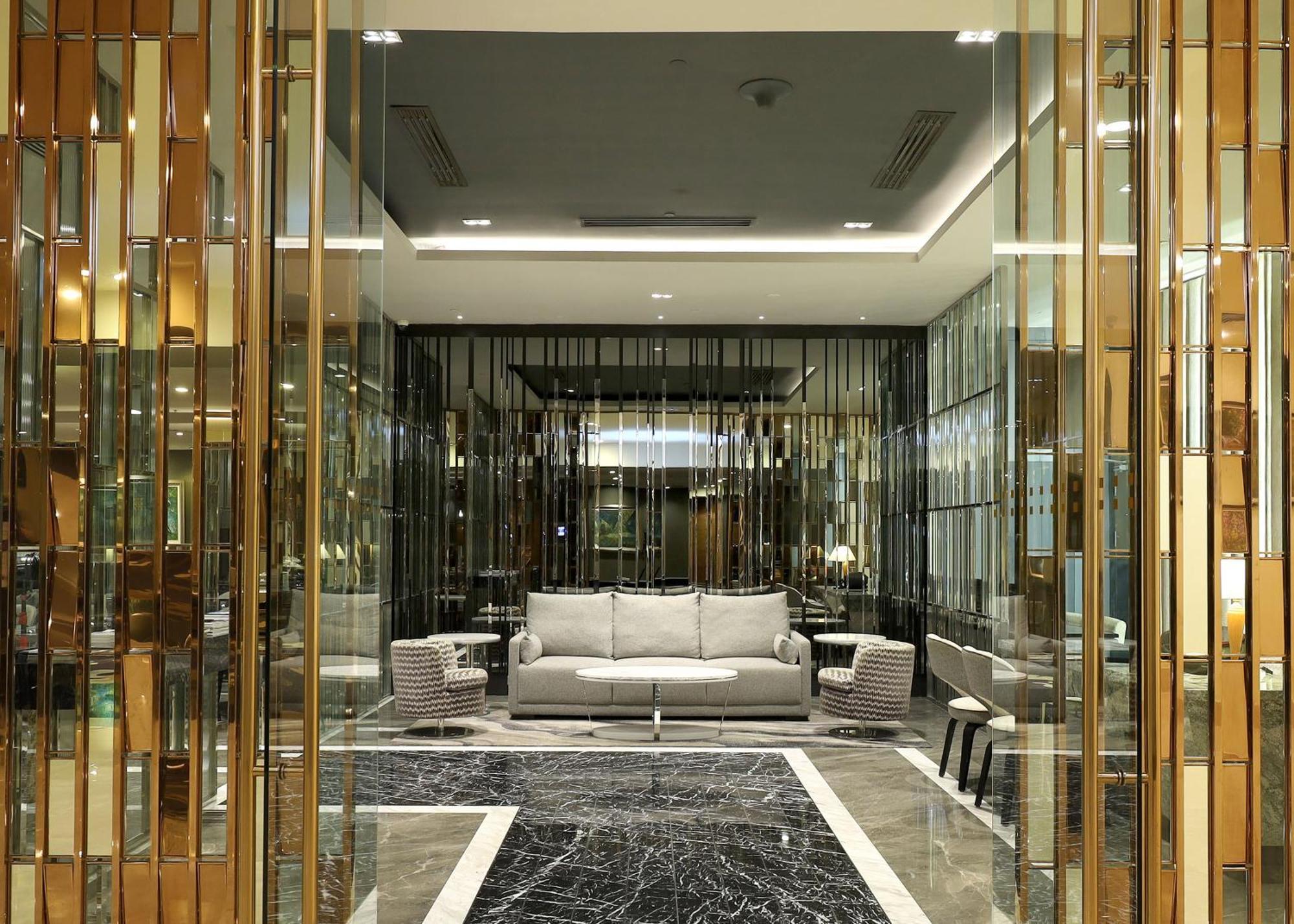 Berjaya Times Square Hotel, Куала-Лумпур Экстерьер фото