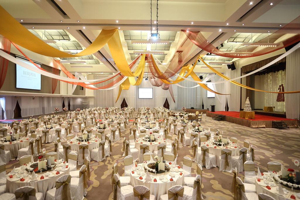 Berjaya Times Square Hotel, Куала-Лумпур Экстерьер фото The Grand Ballroom